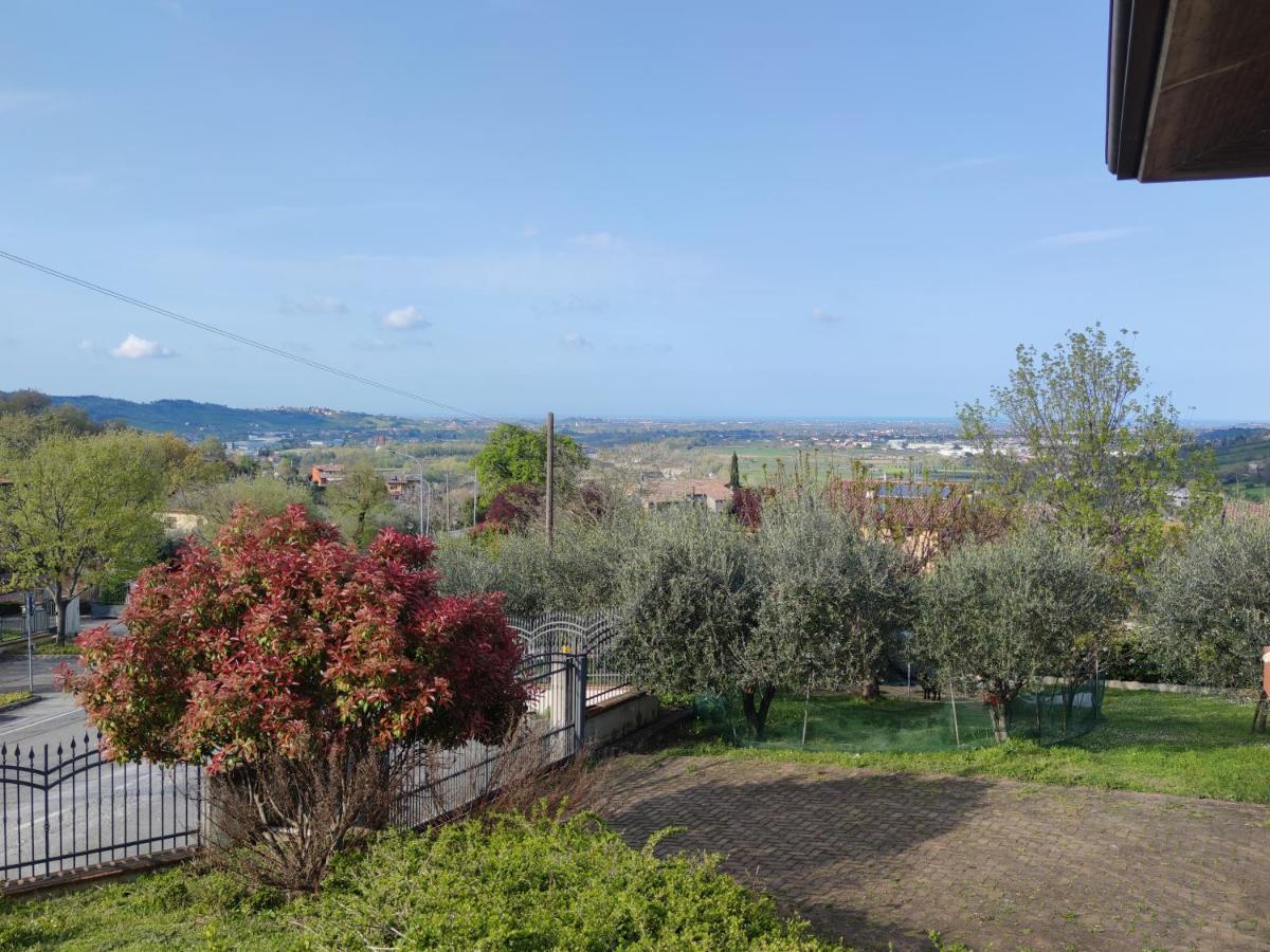 Relax In Collina A Due Passi Dal Mare Torriana Exterior foto